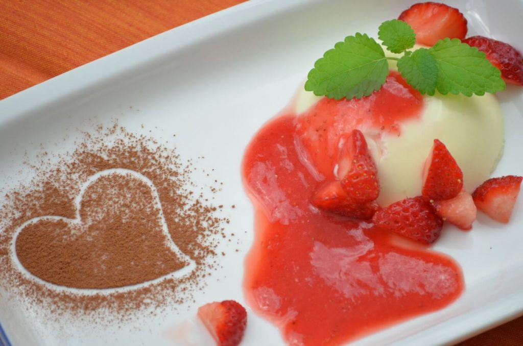 Panna Cotta mit Erdbeersauce