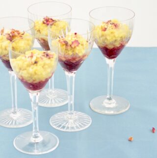 Milchreis mit Rose und Himbeere